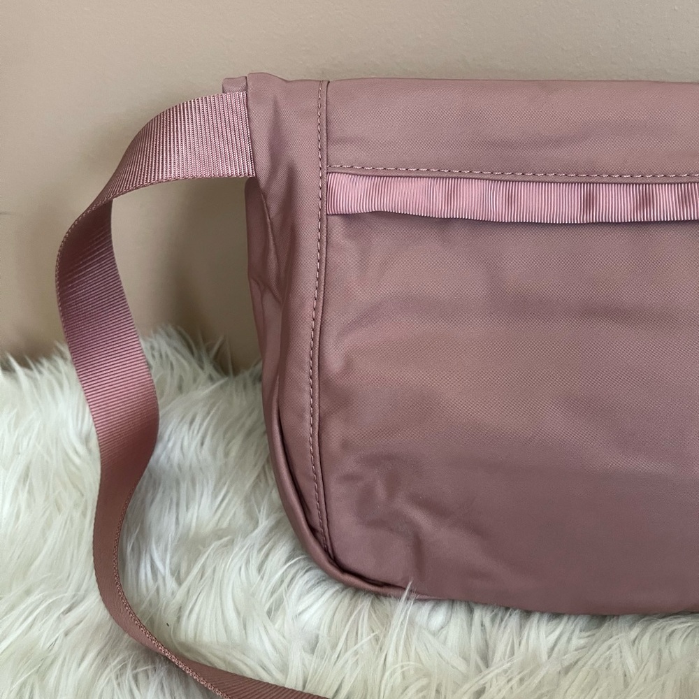 {Lululemon} Festival Bag II 5L in Quicksand - Picture 7 of 13